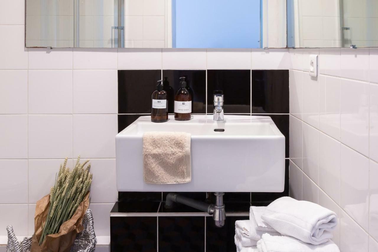 Artisan Lofts Near Marais Apartment Париж Екстериор снимка